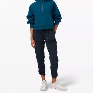 Lulu Lemon Beyond the Studio Crop Navy size 0